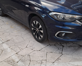 Comoda Tipo station wagon unico proprietario