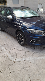 Comoda Tipo station wagon unico proprietario