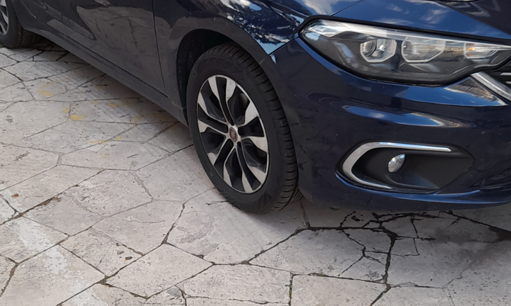 Comoda Tipo station wagon unico proprietario