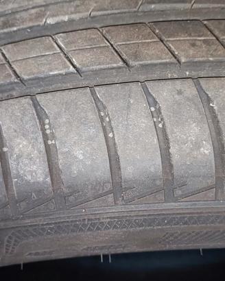 Gomme auto
