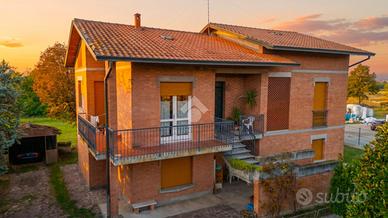VILLA SINGOLA A REGGIO NELL'EMILIA