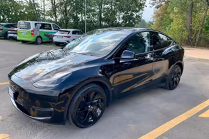 TESLA Model Y Dual Motor Long Range