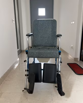 Sedia a rotelle comoda