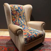 Poltrona Prisma Design – Velluto Beige e Floreale