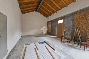 MAGAZZINO A SAN COLOMBANO CERTENOLI