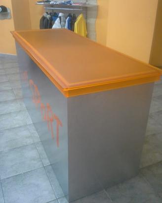 ARREDAMENTO PER NEGOZIO - USATO COME NUOVO