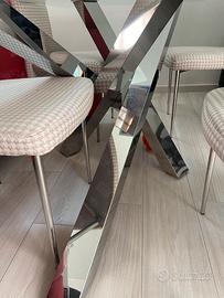 Tavolo in vetro riflessi