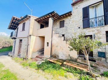 CASA SEMINDIPENDENTE A ASSISI