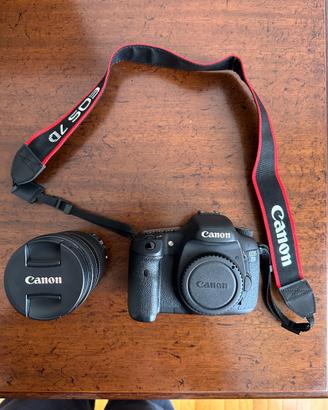 Canon EOS 7D obiettivo EFS 18-135mm