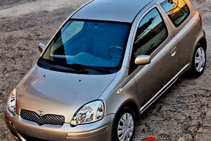 Toyota Yaris 1.0i 16V cat 3 porte Sol-2003