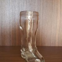 Boccali di birra a forma di stivale