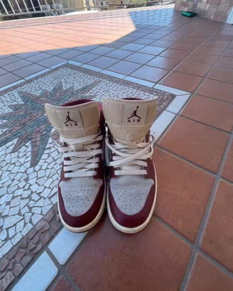 Air Jordan 1 Mid 39 SE Burgundy Codice:DZ2820-601