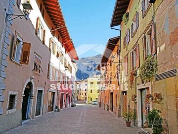 BESENELLO: MANSARDATO AL GREZZO