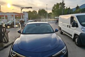 alfa romeo stelvio at8 210cv