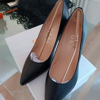 DECOLTEE GUESS