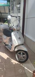 Piaggio Vespa 150 LX