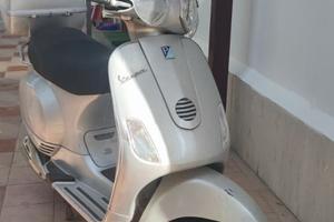 Piaggio Vespa 150 LX