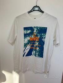 🌿 Levi’s Original Graphic Tee