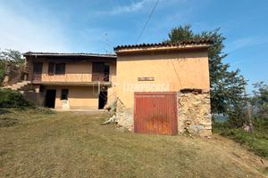 SOLUZIONE INDIPENDENTE CON BOX E TERRENO