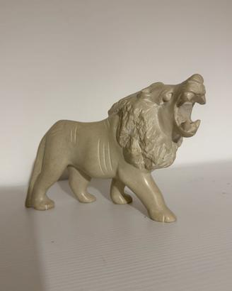 Scultura leone in pietra