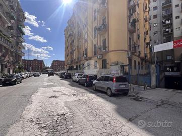 3 LOCALI A NAPOLI