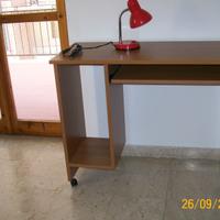 Scrivania porta pc