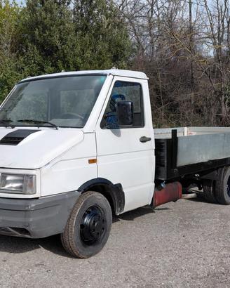 Iveco Daily 35.12 2.8 TDI PC Cabinato Classic