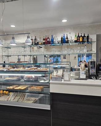 Bar avviato Ostia - Via delle Gondole 50mq