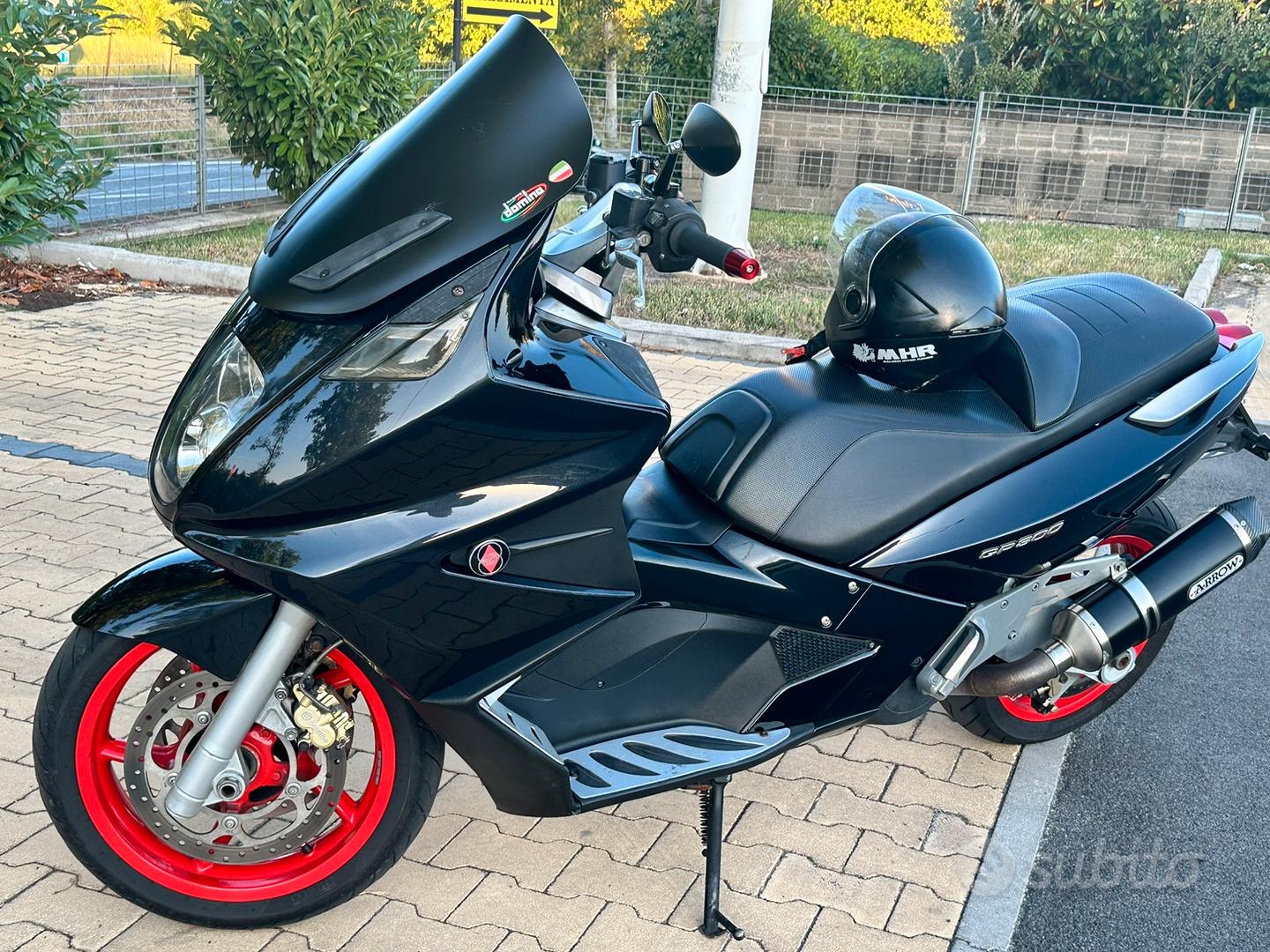 Scooter Gilera Gp800 Gp 800 2009 Adesivi Gilera Gp 800 Problemi