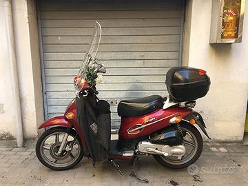 Scooter Kymko People 50