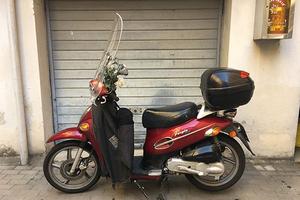 Scooter Kymko People 50