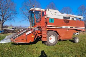 Mietitrebbia Laverda 3750 completa di barre