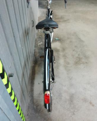 Antica bicicletta da uomini 