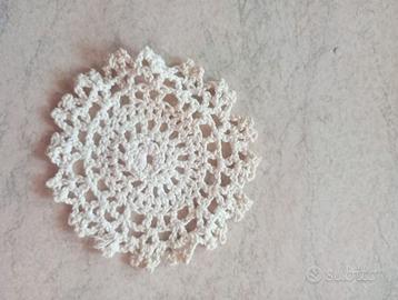 Centrini fatti a mano per soprammobili