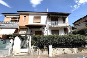 VILLA SINGOLA A SENAGO