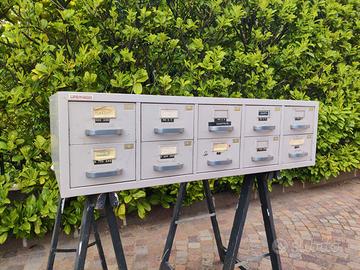 Cassettiera  Lips Vago metallo vintage