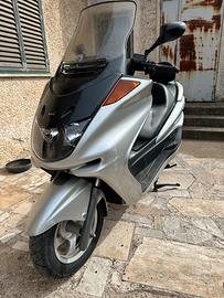 Scooter usato quasi nuovo non perdi tempo