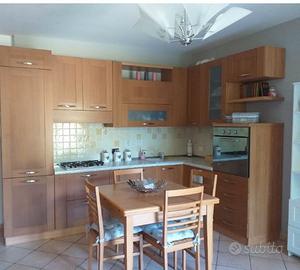 Cucina componibile angolare 3,20 × 1,85