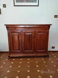 Mobile noce massiccio tre ante e tre cassetti 