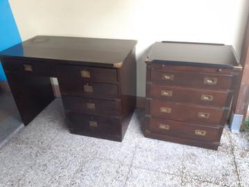 Scrivania e cassettiera vecchia marina anni 70