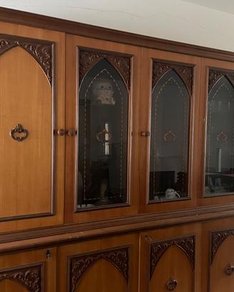 Mobile in legno con vetrinetta