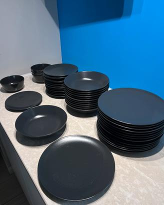 Set piatti ikea grigio scuro