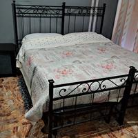 2 lettini per cameretta in ferro battuto. 