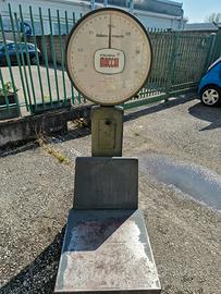 Bilancia italiana Macchi vintage