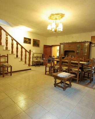 Appartamento di 122 m² con 3 locali e box auto a M