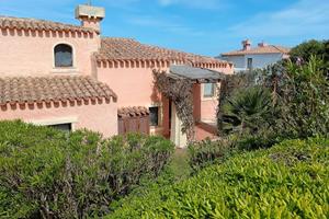 Villino in Bifamiliare con su giardino 3 lati