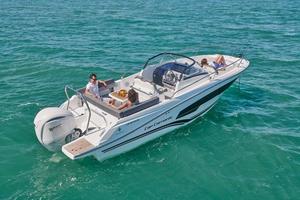 Jeanneau CAP CAMARAT 7.5 wa serie 3 con 250 Suzuki