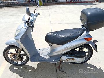 scooter Peugeot looxor  100