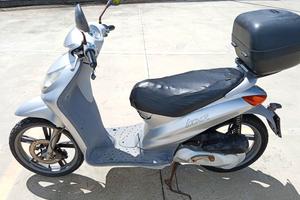 scooter Peugeot looxor  100