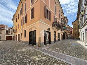 NEGOZIO A CREMONA